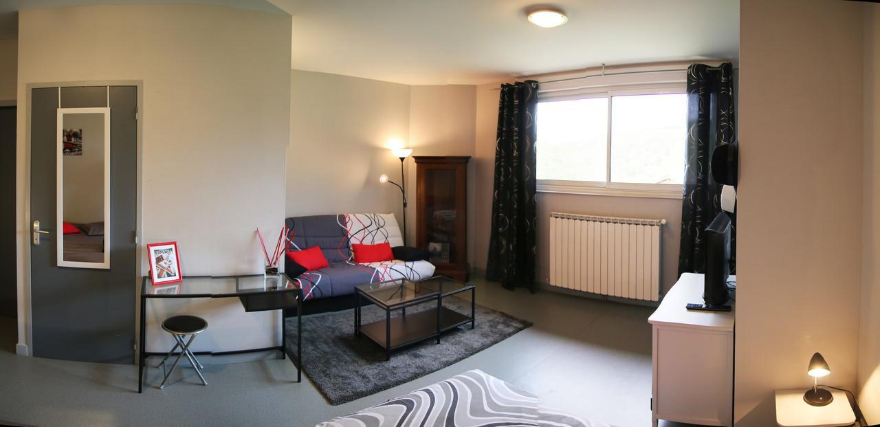 Bed and Breakfast Le Grand Val Lavastrie Exterior foto