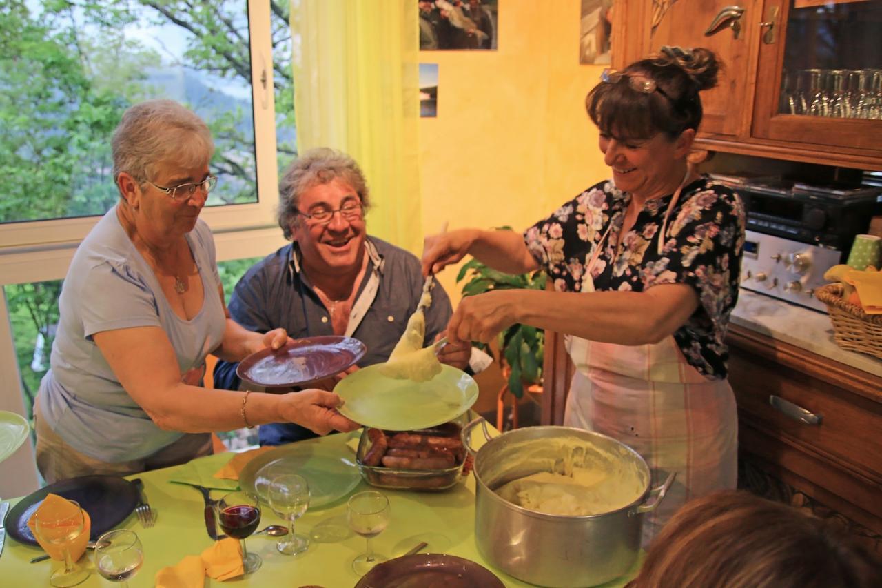 Bed and Breakfast Le Grand Val Lavastrie Exterior foto